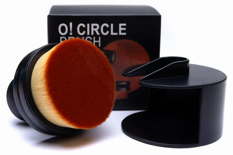 Gold Circle Brush - Pędzelek o wyjątkowo gęstym i delikatnym włosiu