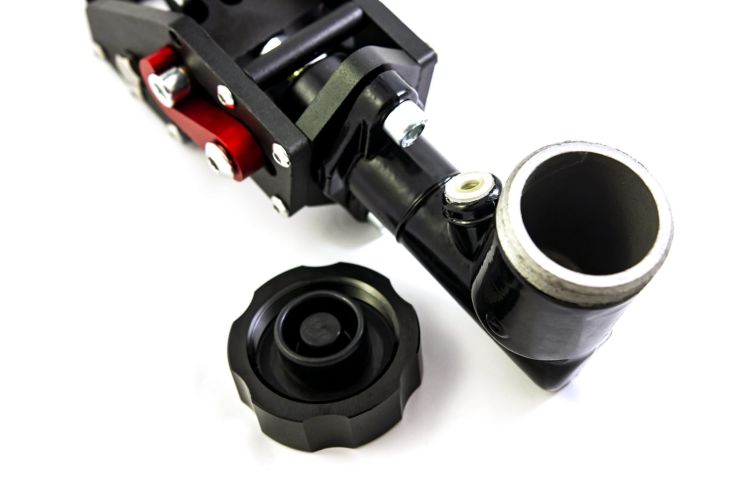 Hydrauliczny hamulec ręczny ze zbiorniczkiem na płyn